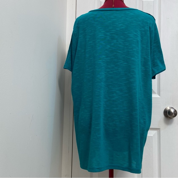 Relaxed fit women green & black embellished short sleeve knit top. Size 1X. Use. - Picture 4 of 9